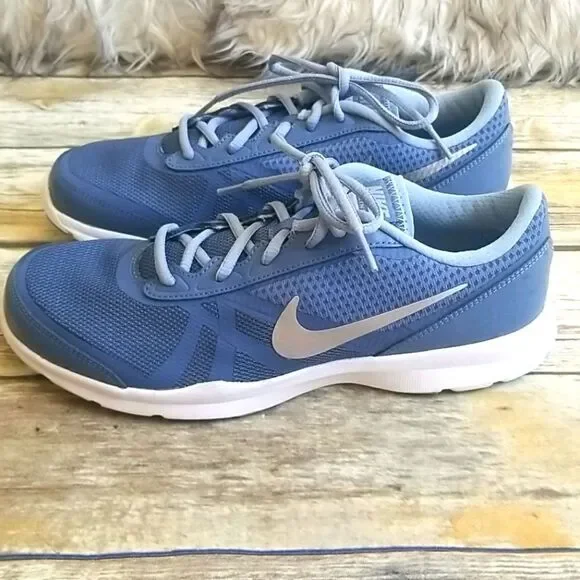 Nike Core Motion Sneakers Size 9.5 - Picture 1 of 8